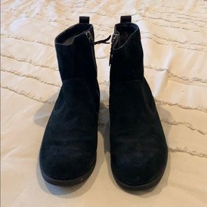 Men’s size 8.5 UGG suede boots